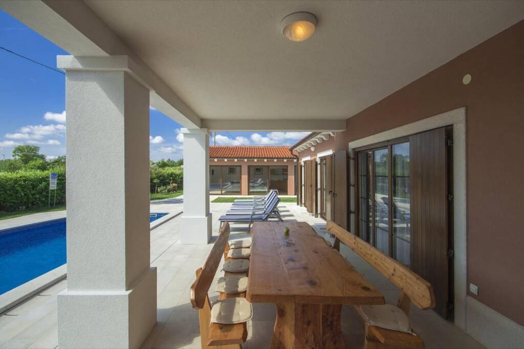 Villa Kanco Barban Eksteriør bilde